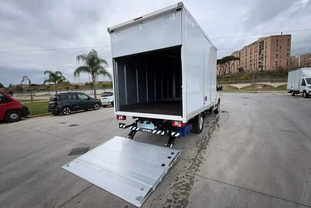 Nuova Maxus V90 150 CV (110 kW) 2025 Bianco Furgone