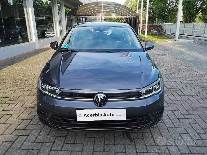 Usata VW Polo Life 95 CV (69 kW) 2023 Grigio Utilitaria