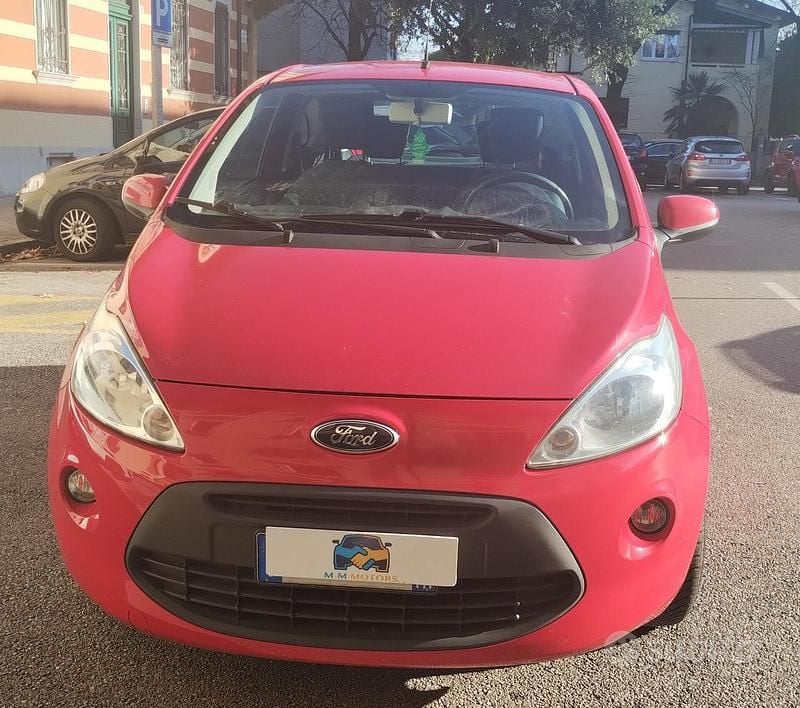 Usata Ford Ka Titanium 69 CV (50 kW) 2015 Rosso Berlina