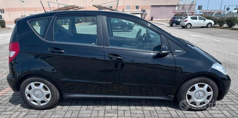 Nero Usata 2011 Mercedes A160 Due volumi | 3500 € (Super prezzo) - Immagine 1/4