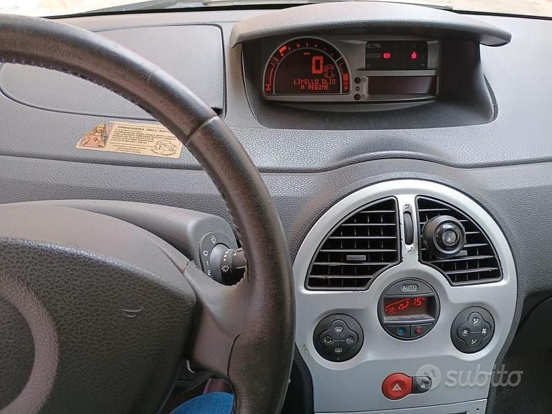 Usata Renault Modus 85 CV (62 kW) 2006 Rosso Monovolume