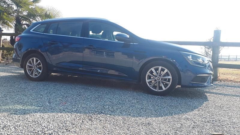 Usata Renault Mégane IV Zen 110 CV (80 kW) 2017 Blu Berlina