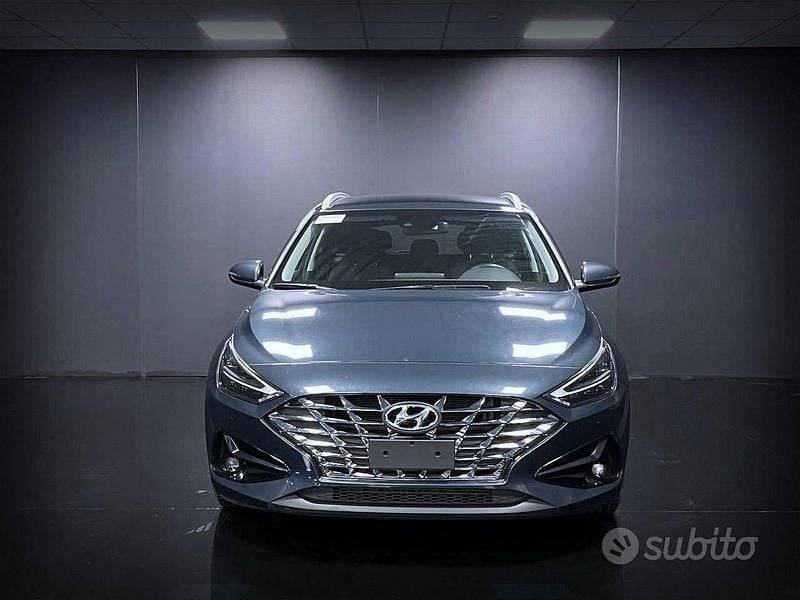 Usata Hyundai i30 Prime 120 CV (88 kW) 2022 Grigio scuro Station wagon