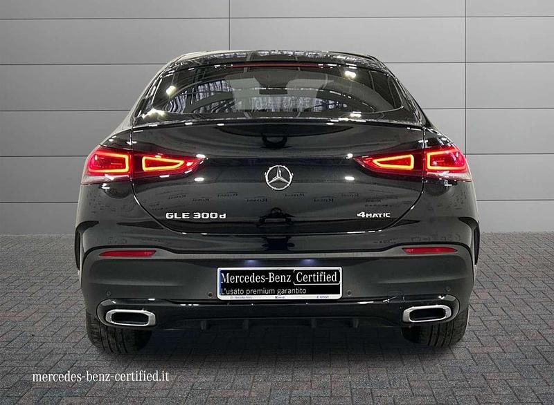 Begagnad Mercedes GLE300 Premium Plus 272 HK (200 kW) 2022 Svart Sportkupé