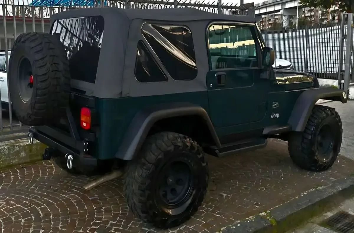 Usata Jeep Wrangler Sahara 177 CV (130 kW) 2005 SUV