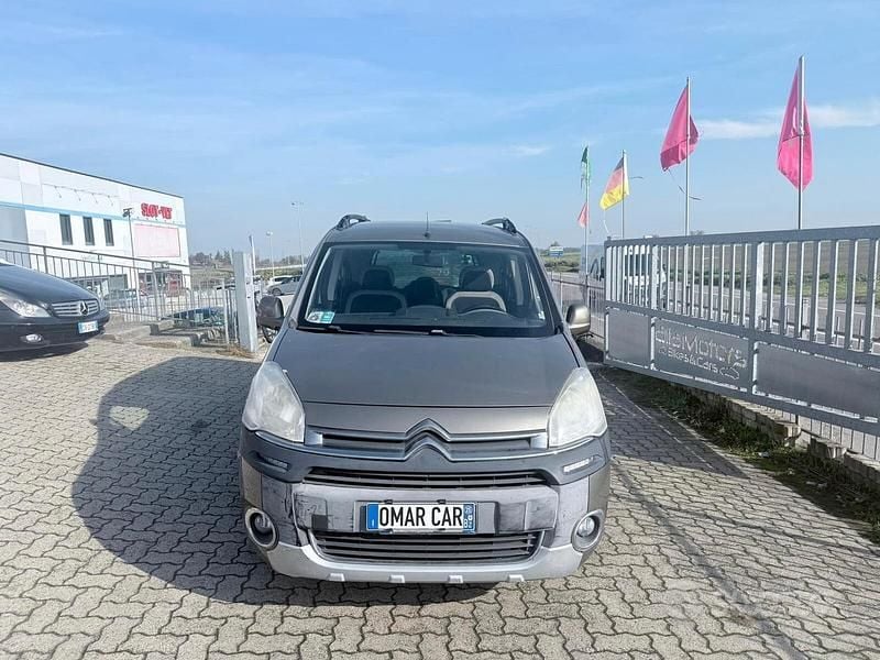 Usata Citroën Berlingo 92 CV (67 kW) 2013 Marrone Monovolume