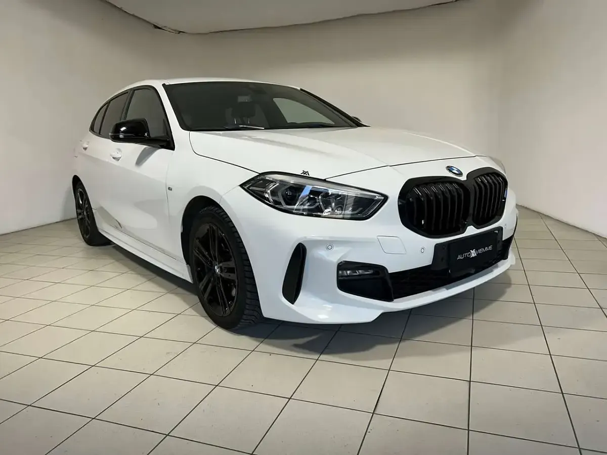 Usata BMW 118 M Sport 136 CV (100 kW) 2021 Bianco Utilitaria