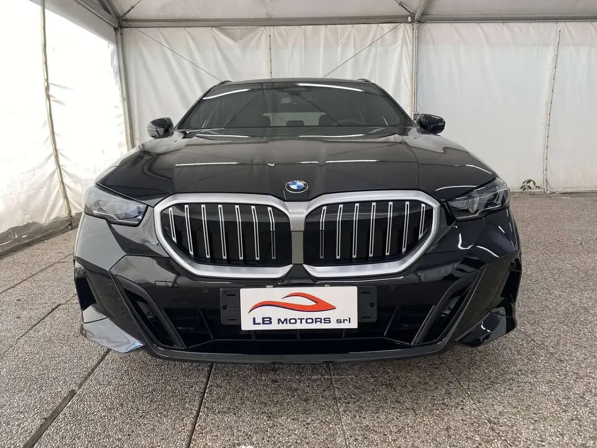Usata BMW 520 M Sport 197 CV (144 kW) 2025 Nero Station wagon
