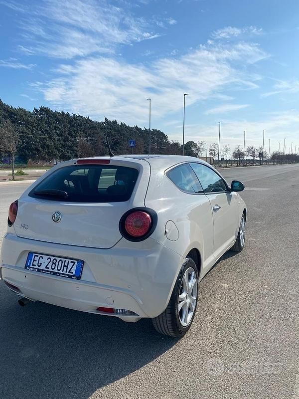 Usata Alfa Romeo MiTo 79 CV (58 kW) 2009 Bianco Utilitaria