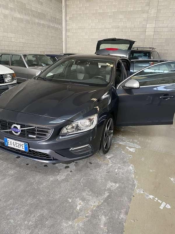 Usata Volvo V60 Kinetic 163 CV (119 kW) 2015 Station wagon