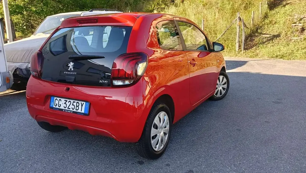 Usata Peugeot 108 Active 72 CV (52 kW) 2021 Rosso Utilitaria