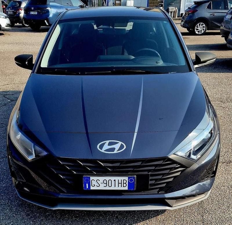Usata Hyundai i20 84 CV (61 kW) 2024 Blue metallizzato Utilitaria