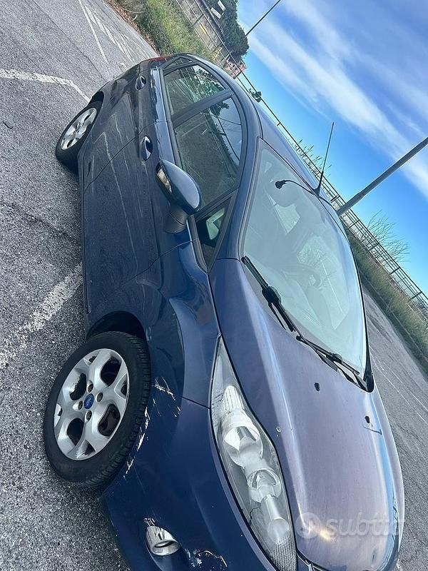 Usata Ford Fiesta 73 CV (53 kW) 2011 Blu Utilitaria