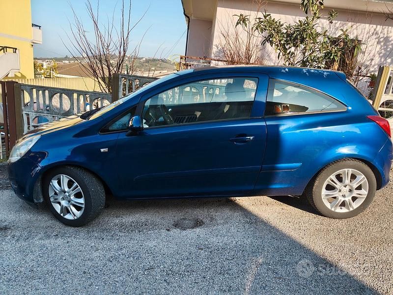 Usata Opel Corsa Club 80 CV (58 kW) 2007 Blu Berlina