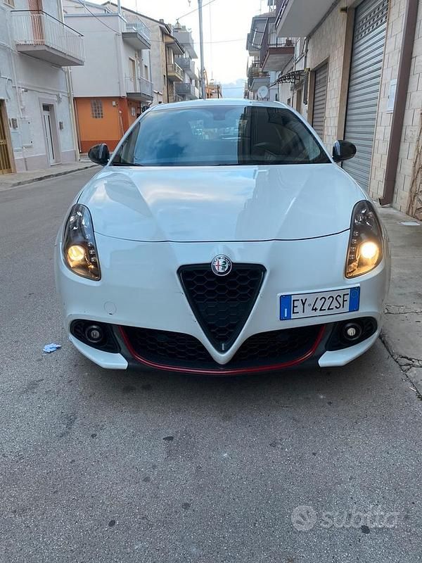 Usata 2015 Alfa Romeo Giulietta Tre volumi | 8500 € (Buon prezzo) - Immagine 1/4