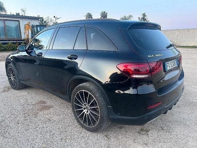 Usata Mercedes GLC300 Premium 163 CV (119 kW) 2020 Nero SUV