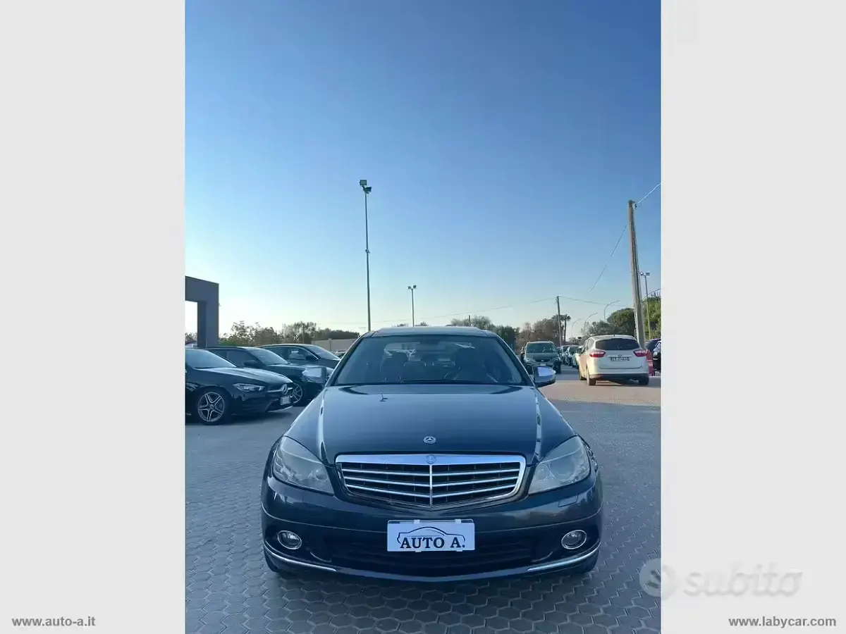 Usata Mercedes C220 Avantgarde 170 CV (125 kW) 2009 Grigio Berlina