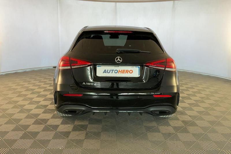 Usata Mercedes A180 Premium 116 CV (85 kW) 2021 Nero