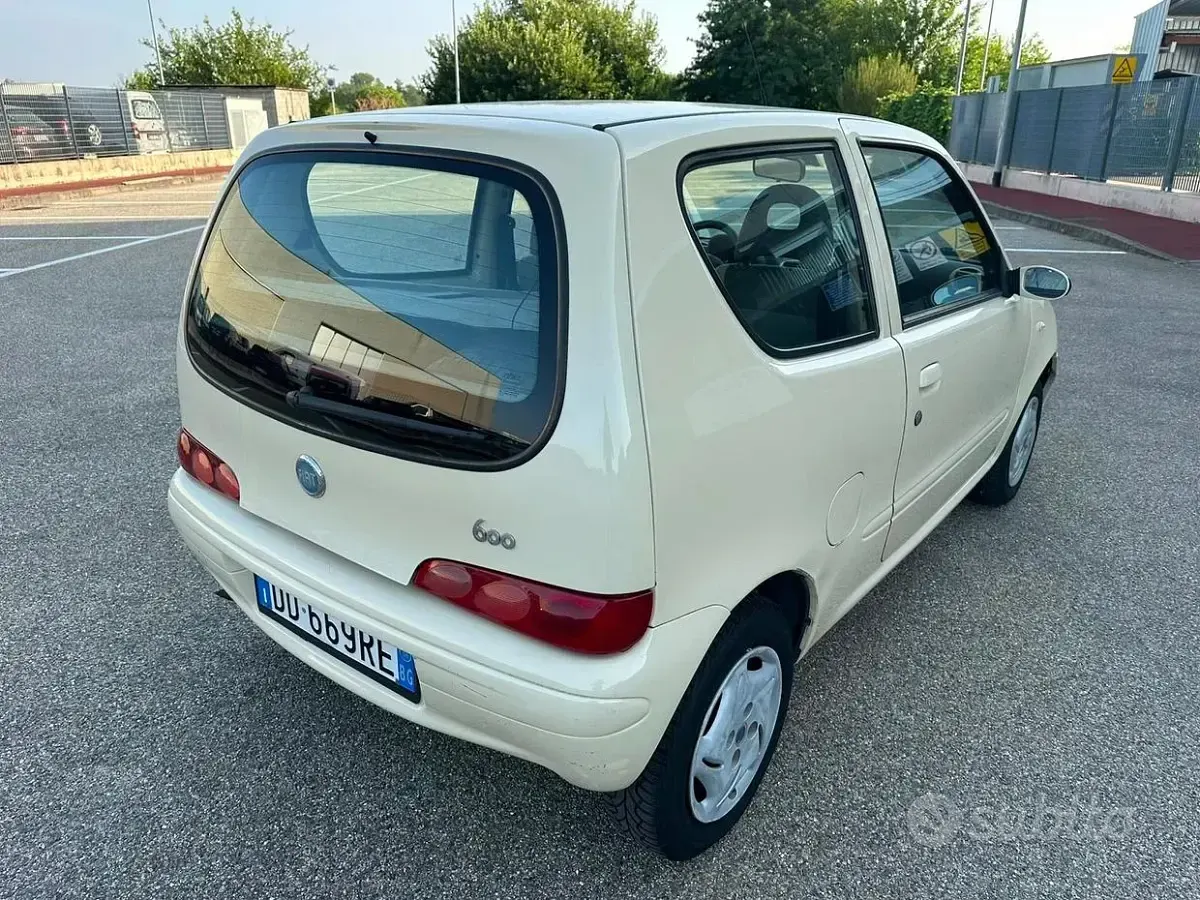 Usata Fiat 600 Anniversary 54 CV (39 kW) 2006 Beige Utilitaria