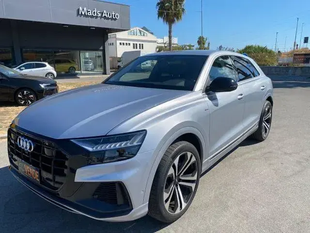 Usata Audi Q8 Sport 285 CV (209 kW) 2019 Argento SUV