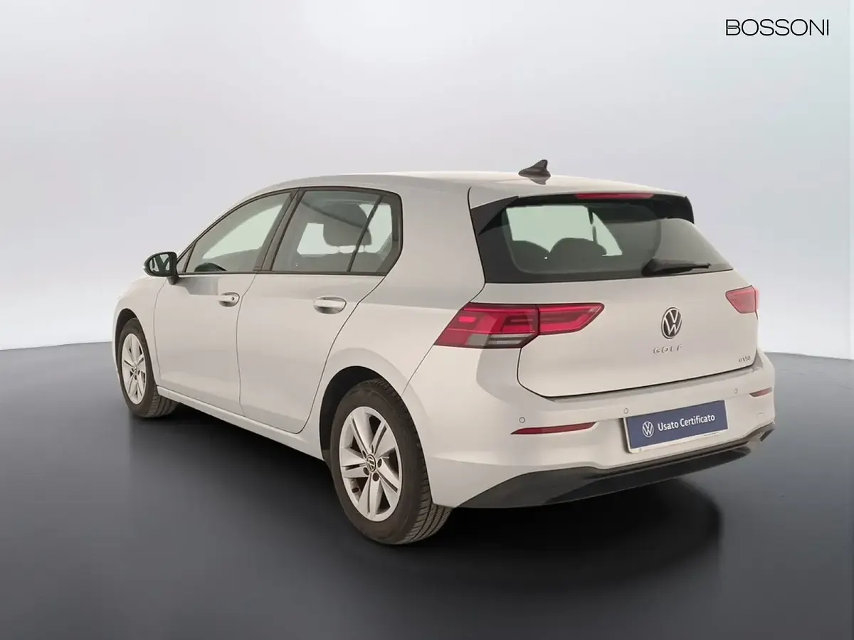 Usata VW Golf VIII Life 110 CV (80 kW) 2024 Argento Berlina