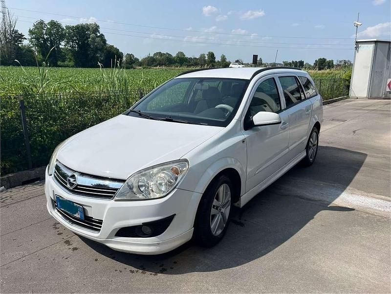 Usata Opel Astra 102 CV (75 kW) 2007 Bianco Station wagon