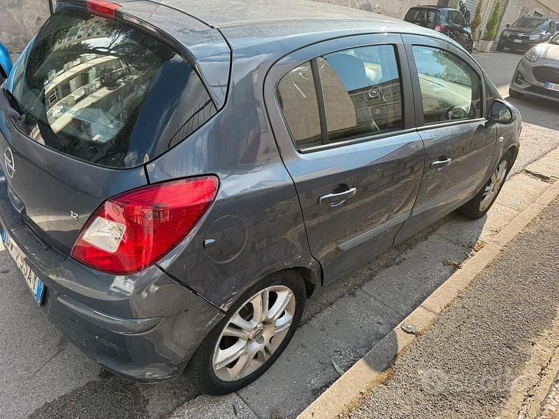 Usata Opel Corsa 80 CV (58 kW) 2009 Utilitaria