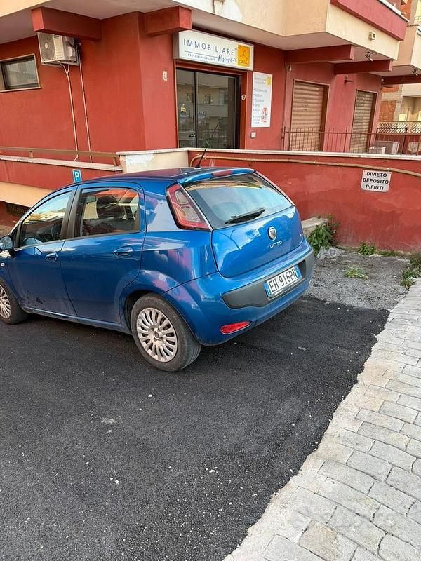 Usata Fiat Punto Evo 90 CV (66 kW) 2011 Blu Utilitaria
