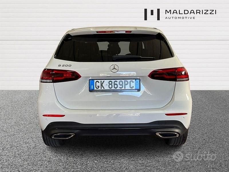 Usata Mercedes 200 163 CV (119 kW) 2022 Bianco Monovolume