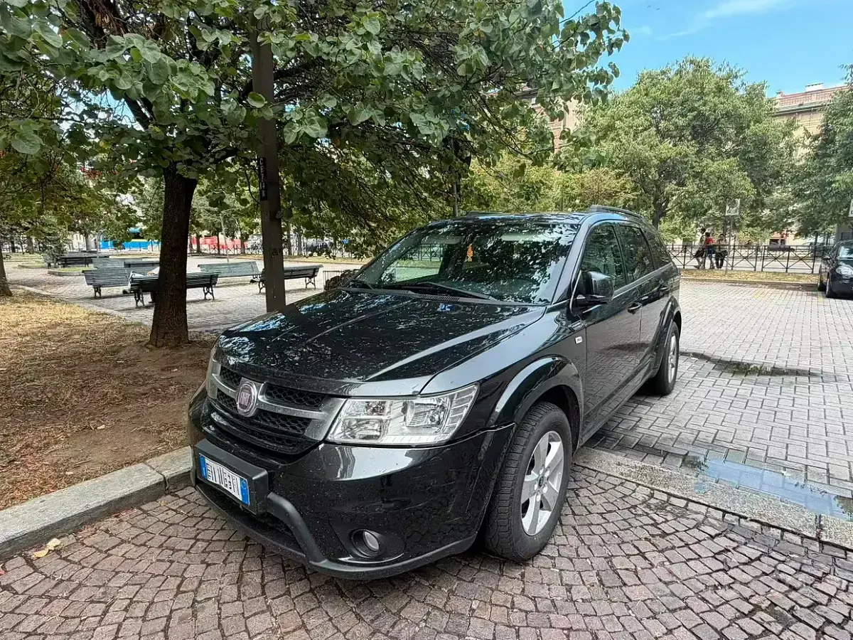 Usata Fiat Freemont Urban 170 CV (125 kW) 2012 Nero SUV