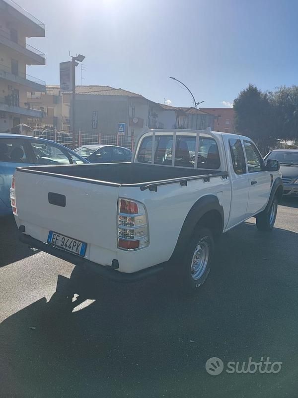 Usata Ford Ranger 143 CV (105 kW) 2010 Bianco Pick-up