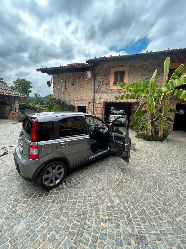 Usata Fiat Panda 101 CV (74 kW) 2007 Grigio Utilitaria
