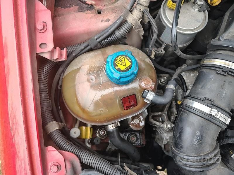 Usata Fiat Panda Active 74 CV (54 kW) 2012 Rosso Utilitaria