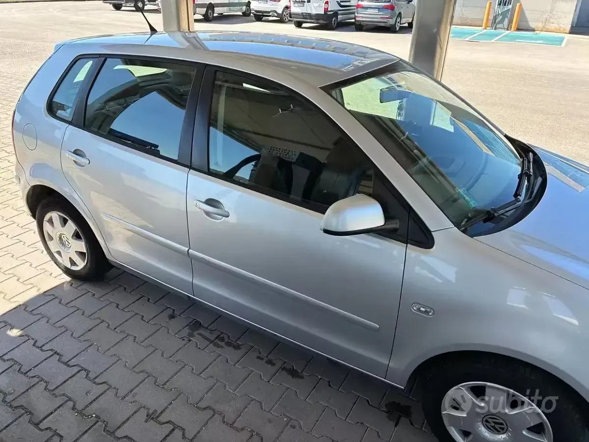 Usata VW Polo 75 CV (55 kW) 2005 Grigio Berlina