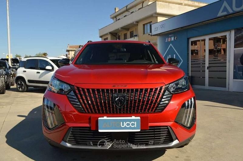 Usata Peugeot 2008 Allure 101 CV (74 kW) 2024 Elixir red SUV