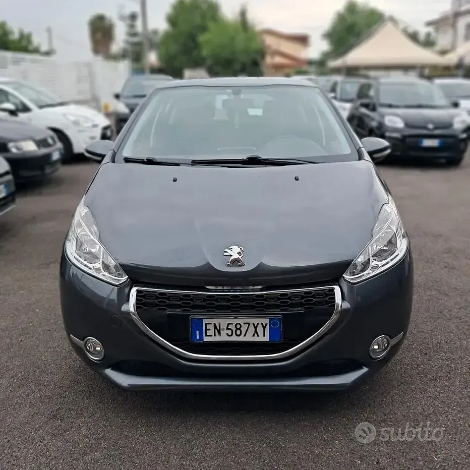 Usata Peugeot 208 Active 68 CV (50 kW) 2013 Grigio Utilitaria
