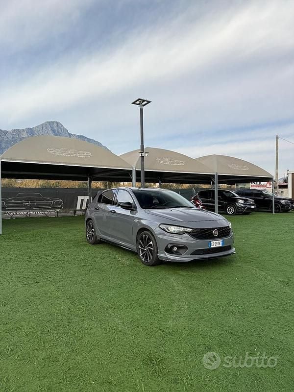 Grigio Usata 2020 Fiat Tipo Sport Tre volumi | 13.500 € (Buon prezzo) - Immagine 1/4