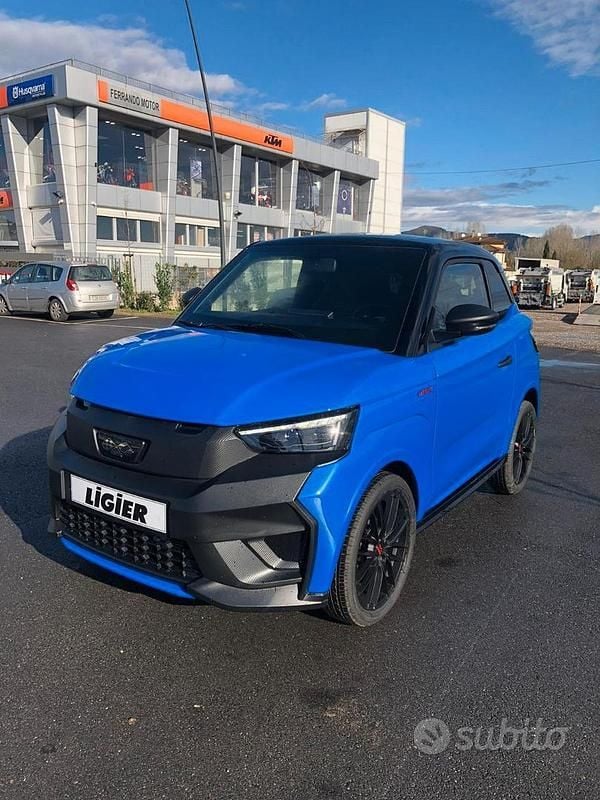 Nuova Ligier JS50 2025 Blu Utilitaria