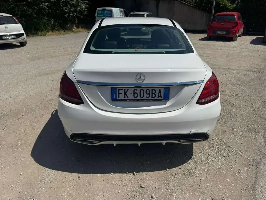Usata Mercedes C200 AMG line 136 CV (100 kW) 2017 Berlina