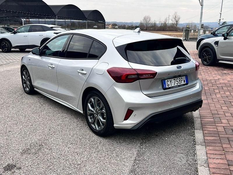 Usata Ford Focus ST 116 CV (85 kW) 2025 Grigio Berlina