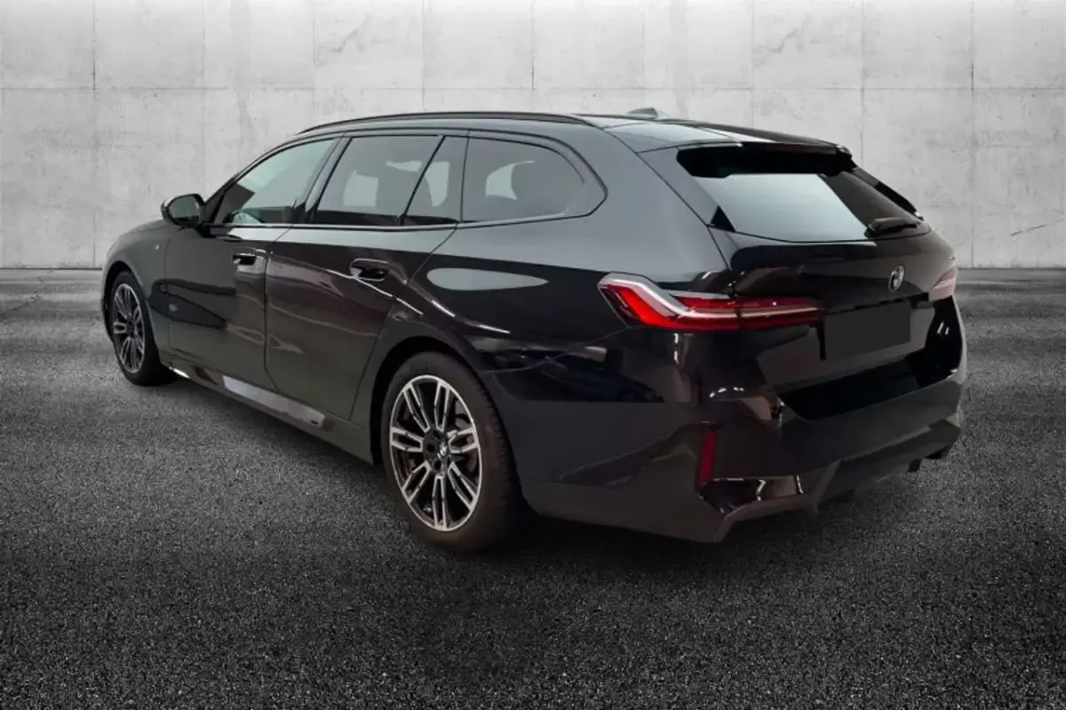 Usata BMW 520 M Sport 197 CV (144 kW) 2024 Nero Station wagon