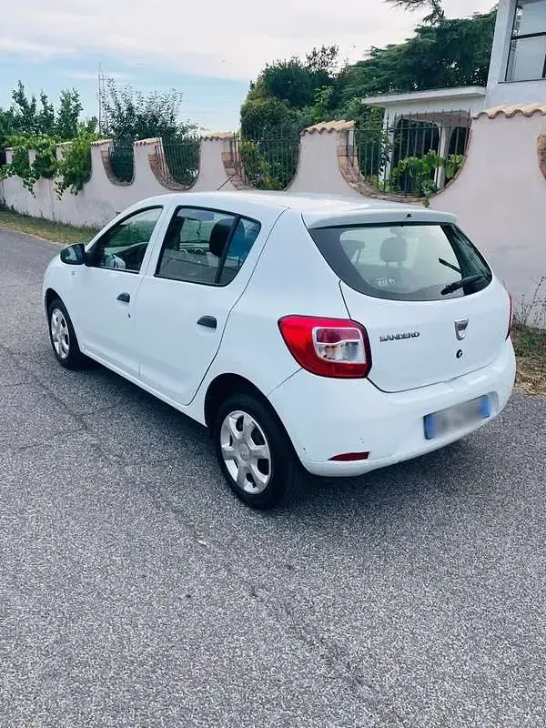 Usata Dacia Sandero Ambiance 75 CV (55 kW) 2014 Bianco Berlina