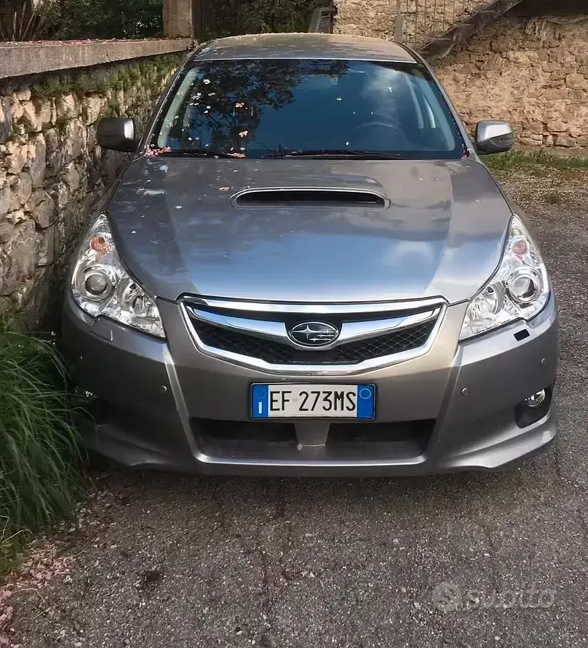 Usata Subaru Legacy 150 CV (110 kW) 2010 Grigio Station wagon