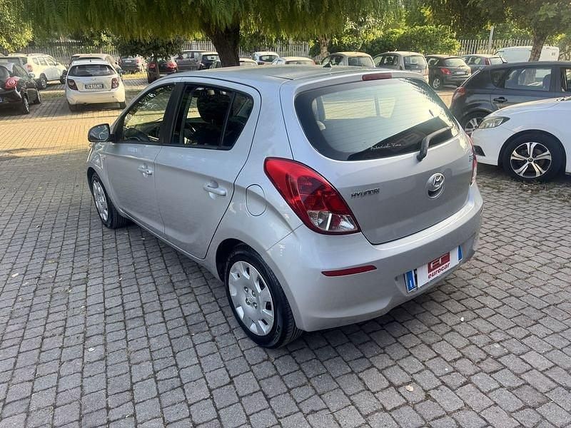 Usata Hyundai i20 Classic 86 CV (63 kW) 2013 Argento Berlina