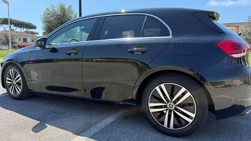 Usata Mercedes 180 116 CV (85 kW) 2022 Nero Berlina