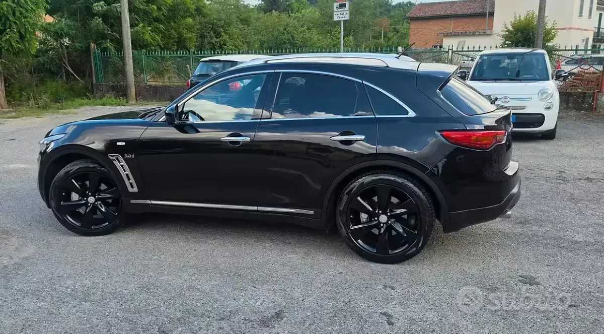 Usata Infiniti QX70 238 CV (175 kW) 2015 Nero SUV
