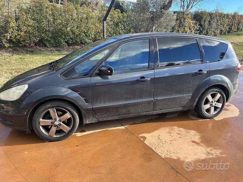 Usata Ford S-MAX Titanium 145 CV (106 kW) 2008 Grigio Monovolume