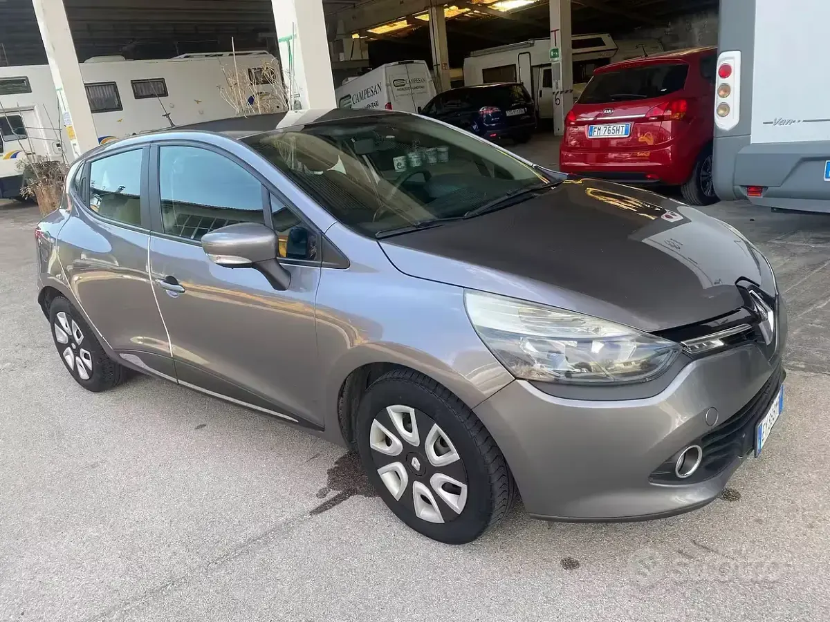Usata Renault Clio IV 72 CV (52 kW) 2015 Grigio Furgone