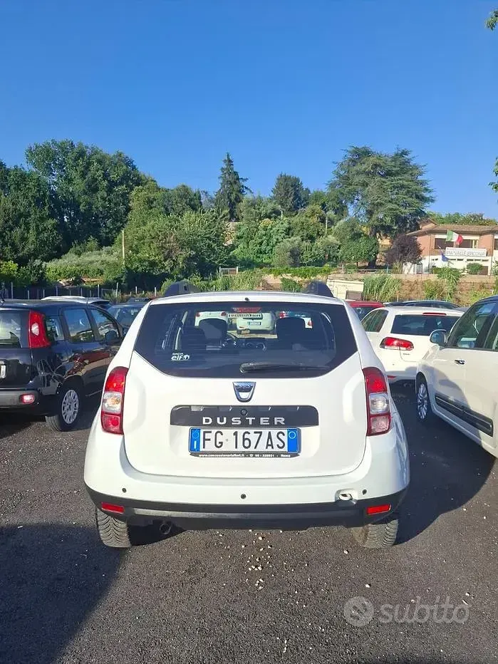 Usata Dacia Duster Lauréate 109 CV (80 kW) 2016 Bianco SUV