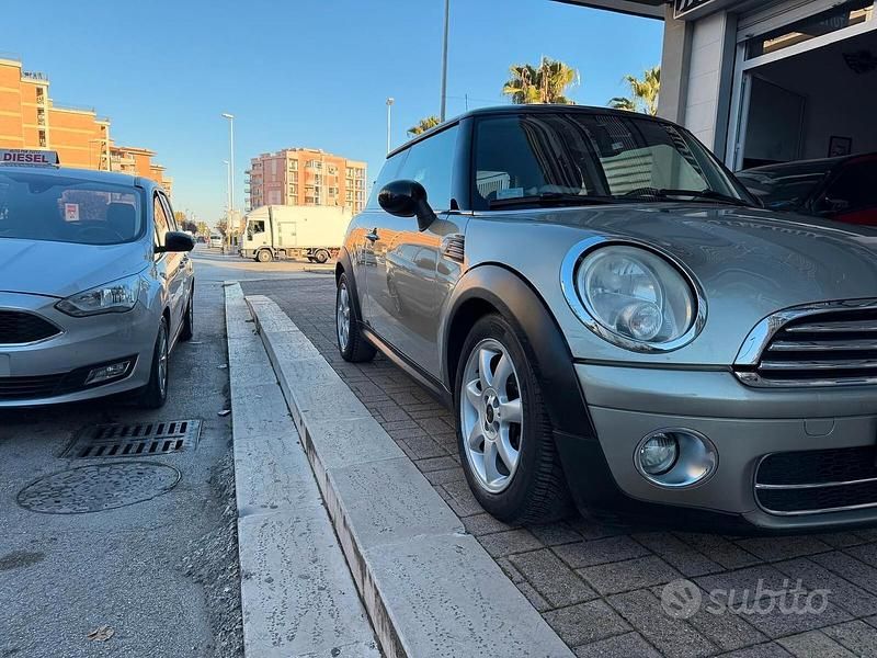 Usata Mini Cooper D Hype 109 CV (80 kW) 2008 Grigio Utilitaria